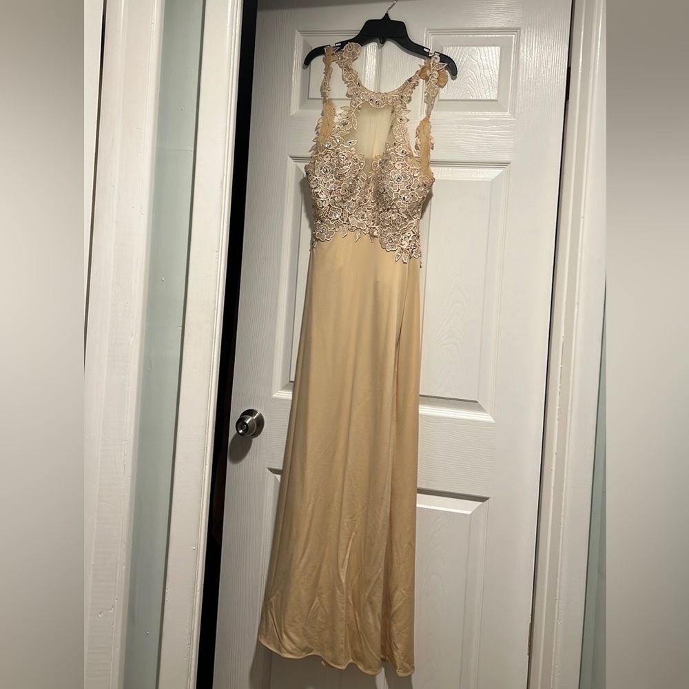 Lovely dress from JJ’s house only worn 1x for a special occasion